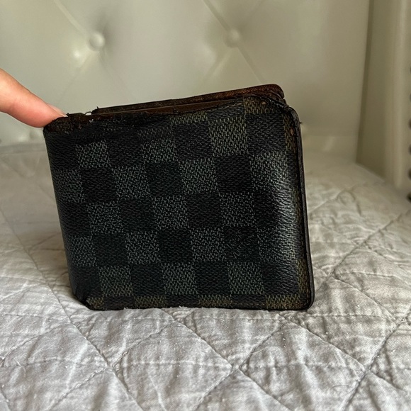 Louis Vuitton Damier Wallet - Picture 1 of 16